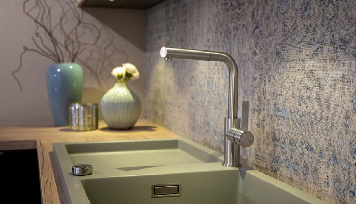 Jak pozbyć się brzydkiego zapachu ze zlewu? Skuteczne i sprawdzone metody krok po kroku