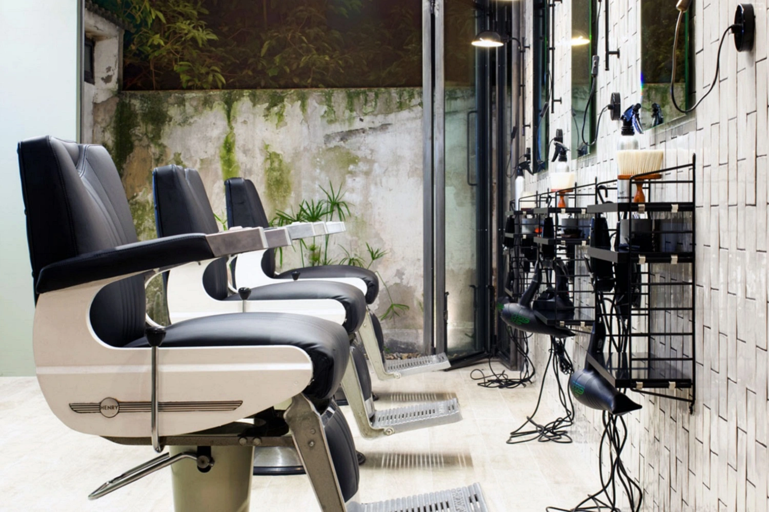 Salon barberski w nowoczesnym stylu od Marazzi