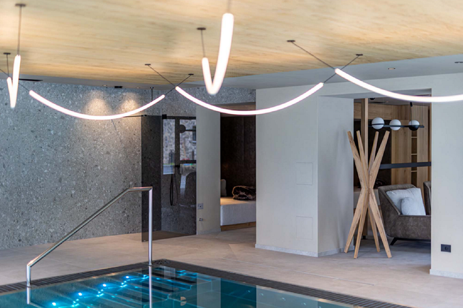 Nowoczesna strefa basenowa od Marazzi