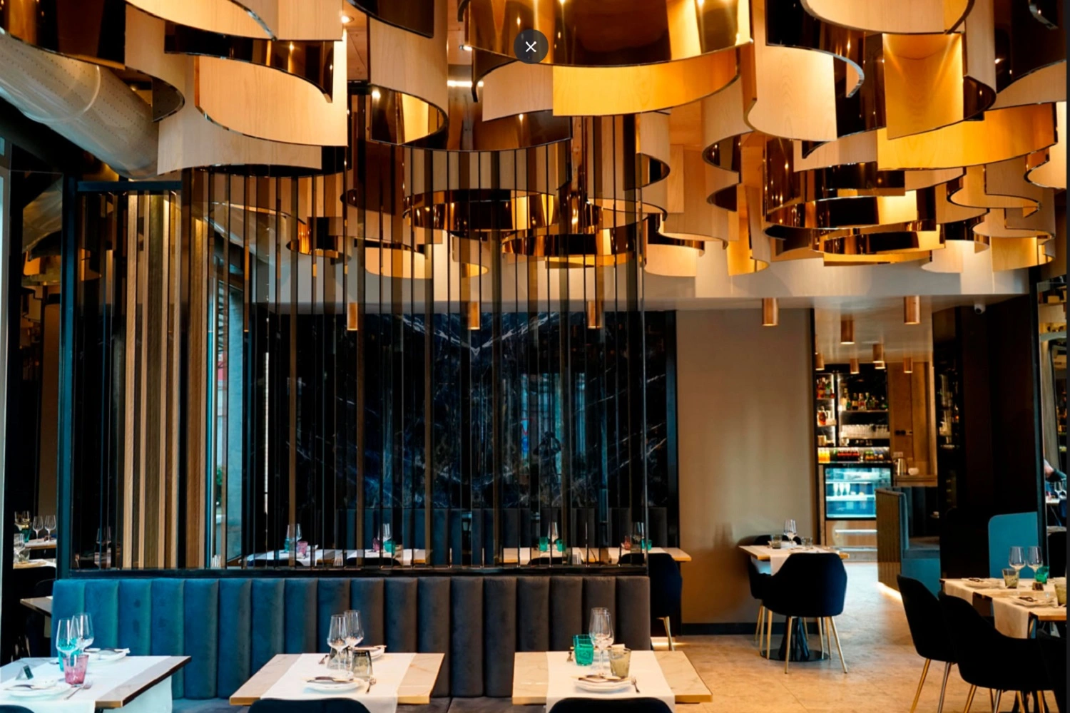 Luksusowa restauracja z artystycznym sufitem od Marazzi