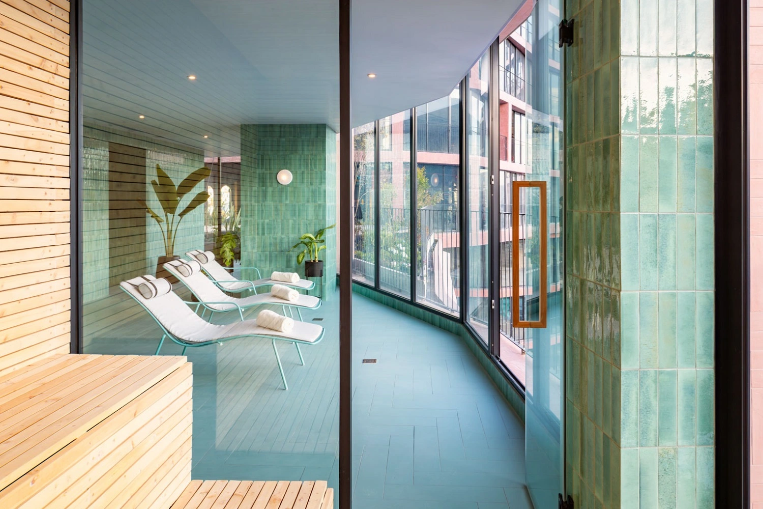 Nowoczesna i spokojna strefa relaksu od Marazzi